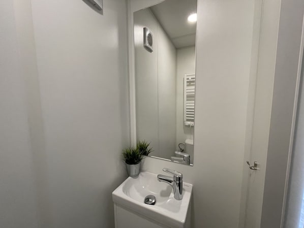 Spiegel, Zapfhahn, Sinken, Bad Sink, Armatur, Badezimmer, Interior Design, Gebäude