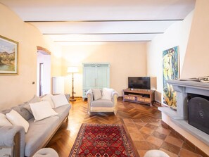 Meubles, Propriété, Cadre, Bâtiment, Confort, Bleu Azur, Bois, Design Intérieur, Salon, Sol
