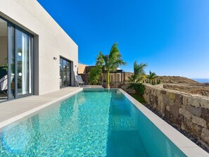 L'Eau, Plante, Ciel, Propriété, Bleu Azur, Piscine, Bâtiment, Bleu, Arbre, Loisir