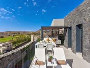 Ciel, Jour, Bâtiment, Nuage, Plante, Design Urbain, Design Intérieur, Paysage, Chalet, Bois