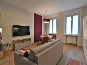 Propriété, Meubles, Canapé, Fenêtre, Confort, Bois, Cadre, Bâtiment, Design Intérieur, Sol