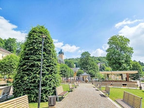 Baum, Öffentlicher Raum, Garten, Park, Freizeit, Landscaping, Rasen, Kuppel, Walkway, Kuppel