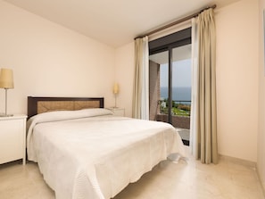 Furniture, Building, Comfort, Shade, Wood, Interior Design, Lamp, Bed, Bed Frame