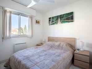 Plante, L'Eau, Nuage, Ciel, Bâtiment, Piscine, Arbre, Ombre, Design Urbain, Loisir
