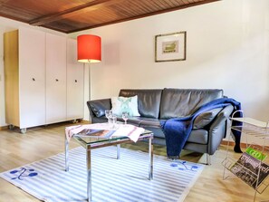 Couch, Furniture, Comfort, Building, Wood, Table, Picture Frame, Studio Couch, Interior Design, Living Room