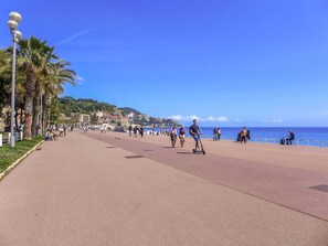 Ciel, L'Eau, Bleu Azur, Plante, Plage, Arbre, Cotiers Et Relief Océaniques, Éclairage Public