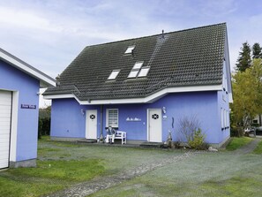 Pflanze, Himmel, Gebäude, Eigentum, Fenster, Wolke, Tür, Haus, Grundstueck
