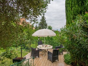 Meubles, Arbuste, Table, Mobilier De Jardin, Chaise, Tableau De Plein Air, Jardin, Ombre, Cour, Aménagement Paysager