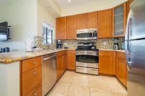 Full kitchen
