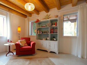 Autumn, Living Room, Spring, Summer