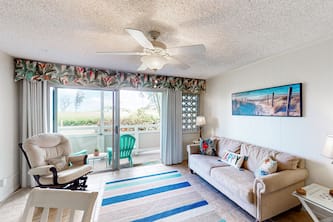 Tropical paradise with pools, hot tub, BBQ, lanai, washer/dryer, AC