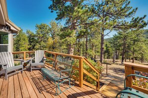 Furnished Deck | Gas Grill