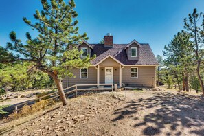 Home Exterior | 2-Story Home