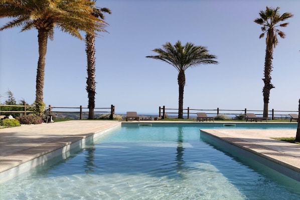 Schwimmbad des Ferienhauses