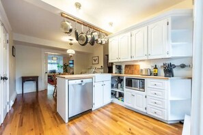 Kitchen: Fully equipped kitchen for all your culinary needs.