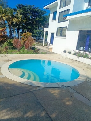 Kiddie Pool 2 feet deep