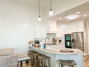 Kitchen Bar 