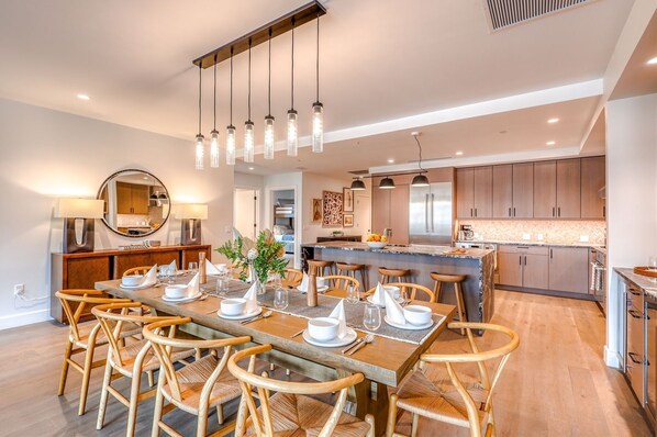 Open Floor Plan Kitchen & Dining Room