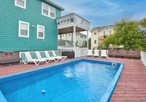 Private Pool with Sun Loungers