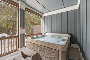 BV1084A: It's About Time | Bottom Level Screened Porch w/ Hot Tub