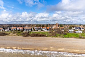 The wide beach at Thorpeness is just in front of Truman Lodge