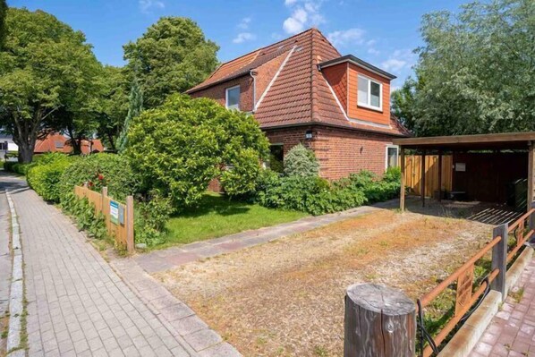Holiday Home Exterior [summer]