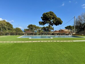 Flat with sea views 5 minutes walk from the beach in Begur. A/C. Parking.
