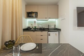 Seating area,Kitchen or kitchenette