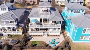 20 Kings Bay Drive - Back View