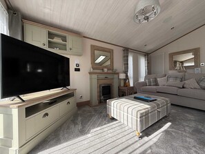 Living Room / Lounge