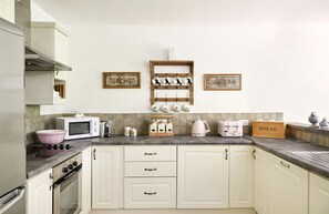 Kitchen Castle Leslie Mews County Monaghan Ireland