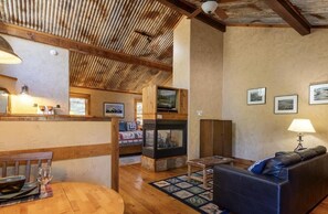 Enjoy the convenience of a full kitchen at Bear's Den, complete with all the essentials for preparing your favorite meals. Perfect for cozy nights in or fueling up before exploring the nearby