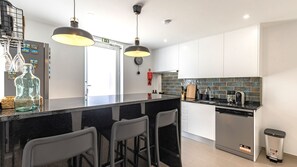 The kitchen is fully equipped with all the utensils and appliance you'll might need during your stay.
#quality #modern #portugal #pt #lisbon
