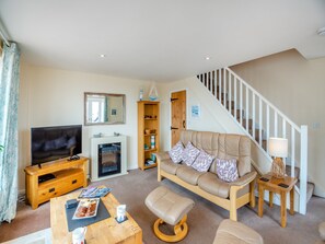 Living area | Golygfa Hudol - Llwynhudol Vineyard Cottages, Pwllheli