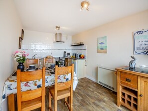 Dining Area | Golygfa Hudol - Llwynhudol Vineyard Cottages, Pwllheli