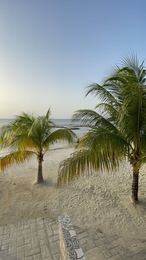 Steps to the beach and Caribbean Sea