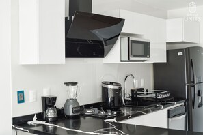 Kitchen appliances: Air fryer, blender, toaster and everything you need to cook.