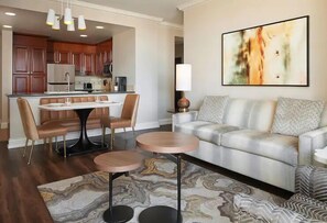 lasvs-hi-res-suite-2-bedroom-living-interior