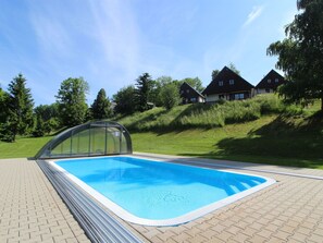 Himmel, Gebäude, Fenster, Baum, Pflanze, Haus, Grundstueck, Hütte, Holz, Abstellgleis