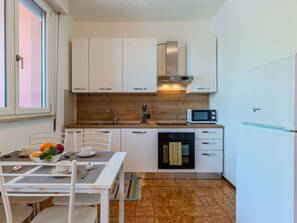 Meubles, Appareil De Cuisine, Cuisine, Design Intérieur, Comptoir, Sol, Principaux Appliance, Sol, Cabinetry, Bois