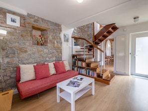 Picture Frame, Furniture, Property, Couch, Table, Wood, Interior Design, Comfort, Living Room, Floor