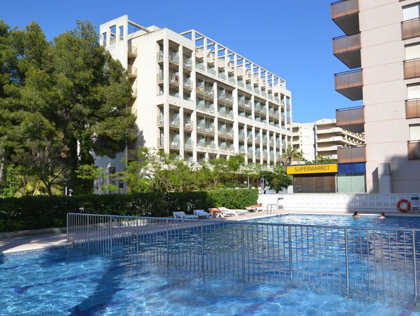 Sky, Cloud, Water, Building, Plant, Azure, Tree, Swimming Pool, Condominium, Shade