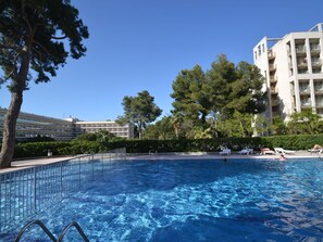 Water, Sky, Plant, Building, Tree, Azure, Swimming Pool, Window, Leisure, House
