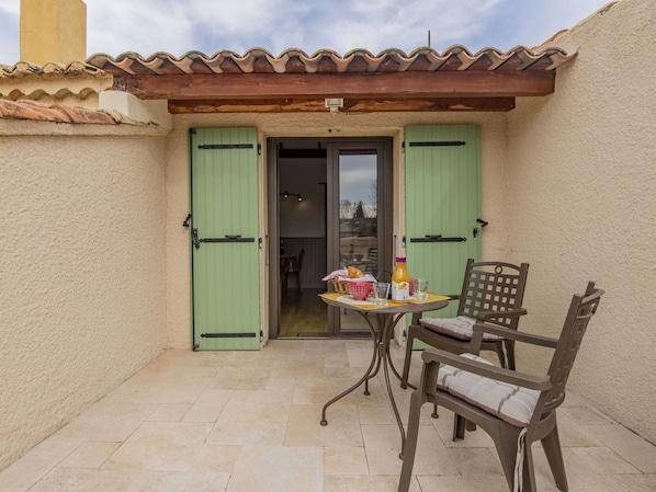 Property, Furniture, Building, Cloud, Sky, Door, Shade, Architecture, Table, House