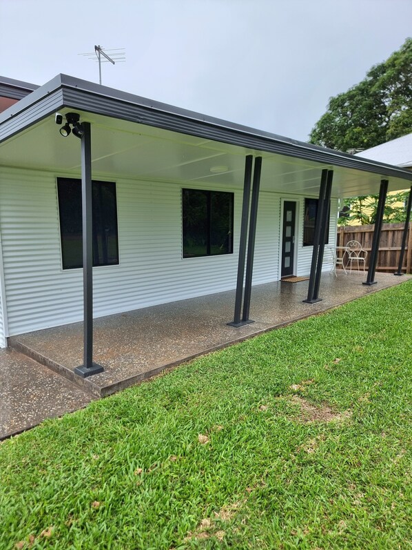 Front verandah 