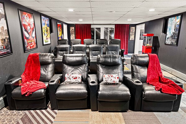 Real movie theater- Your extraordinary vacation awaits!