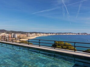 Water, Sky, Cloud, Azure, Wood, Coastal And Oceanic Landforms, Line, Lake, Landscape, Horizon