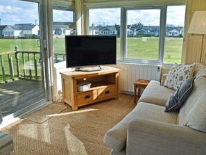 Living area | Bacton Seaview Bungalow, Bacton