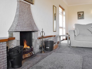 Living area | Lyncroft Holiday Bungalow, Sandbach
