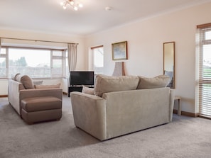 Living area | Lyncroft Holiday Bungalow, Sandbach